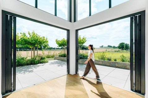 Foto : De eerste zonnestralen in huis: zo haal je buiten naar binnen