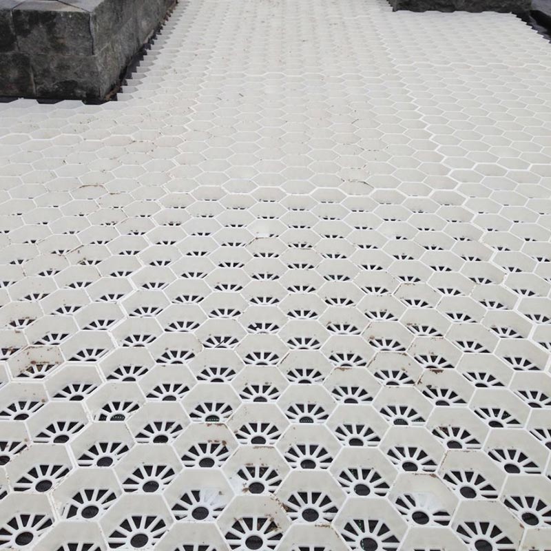 Foto: easygravel wit aangelegd