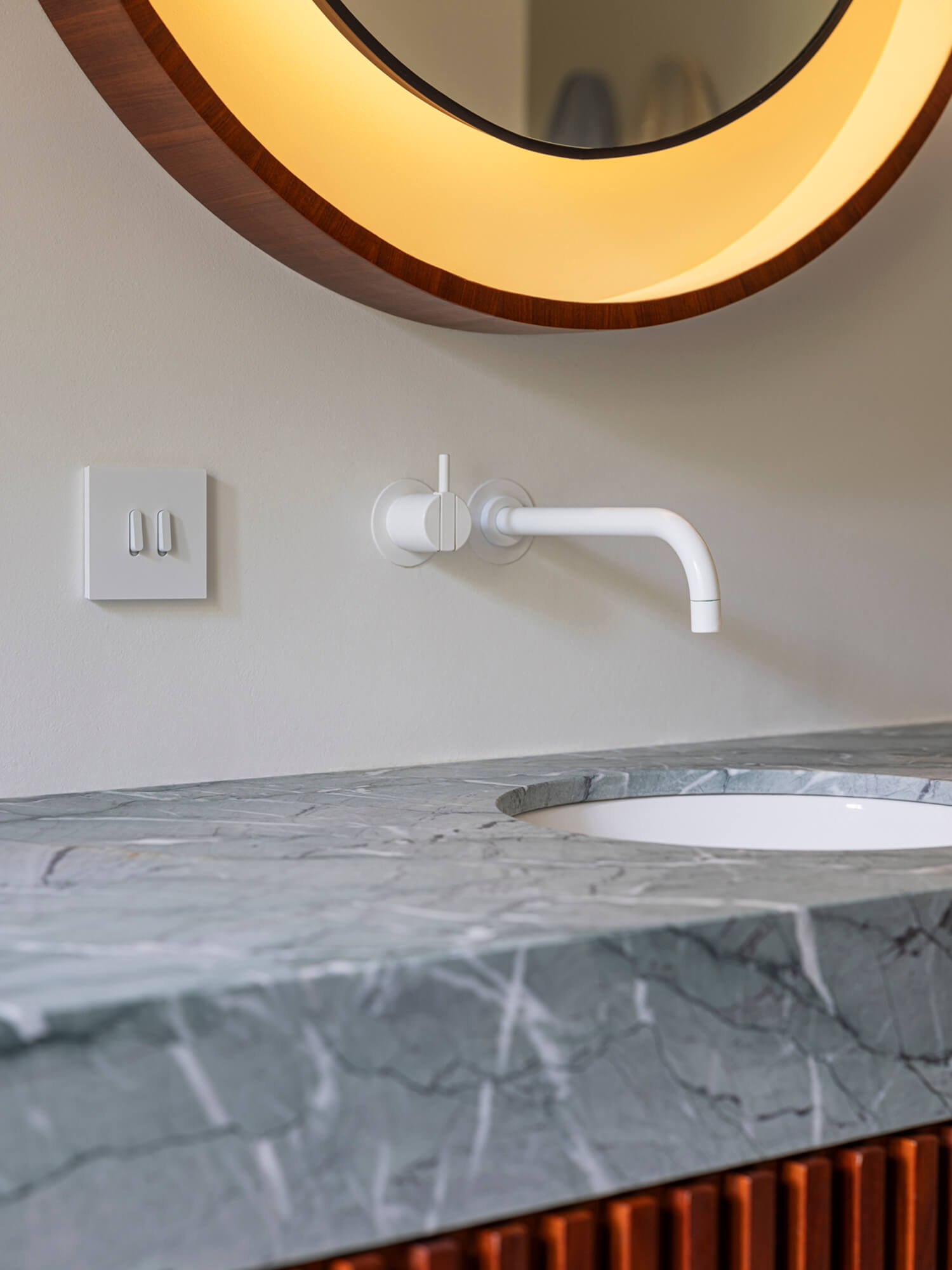 Foto: Niko Rocker grey