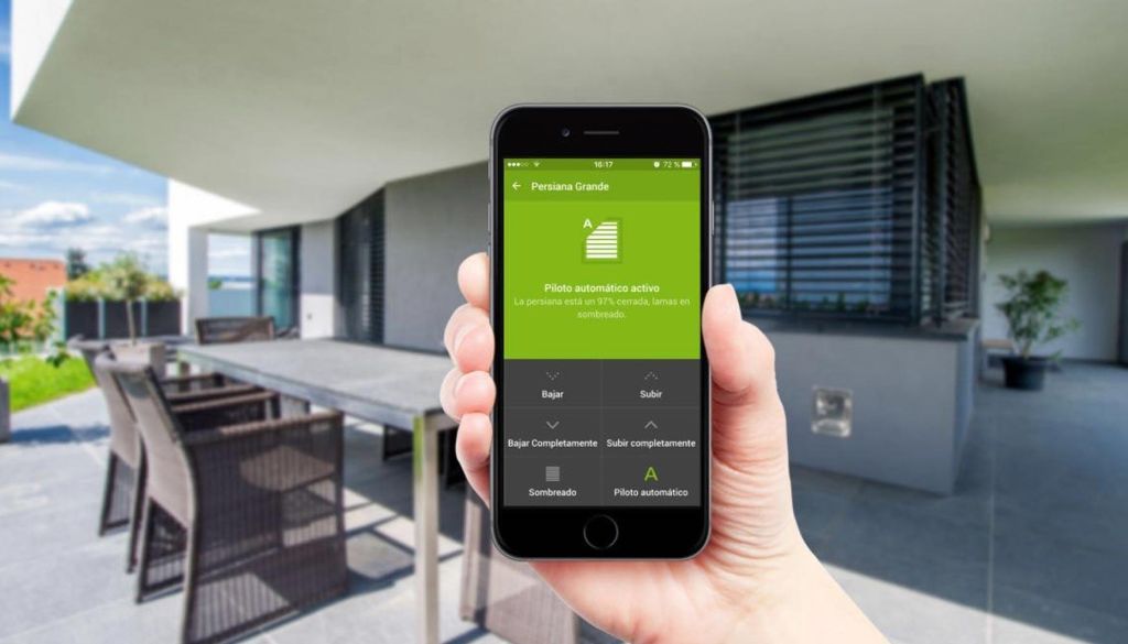 Foto: slimme zonwering loxone wonen nl