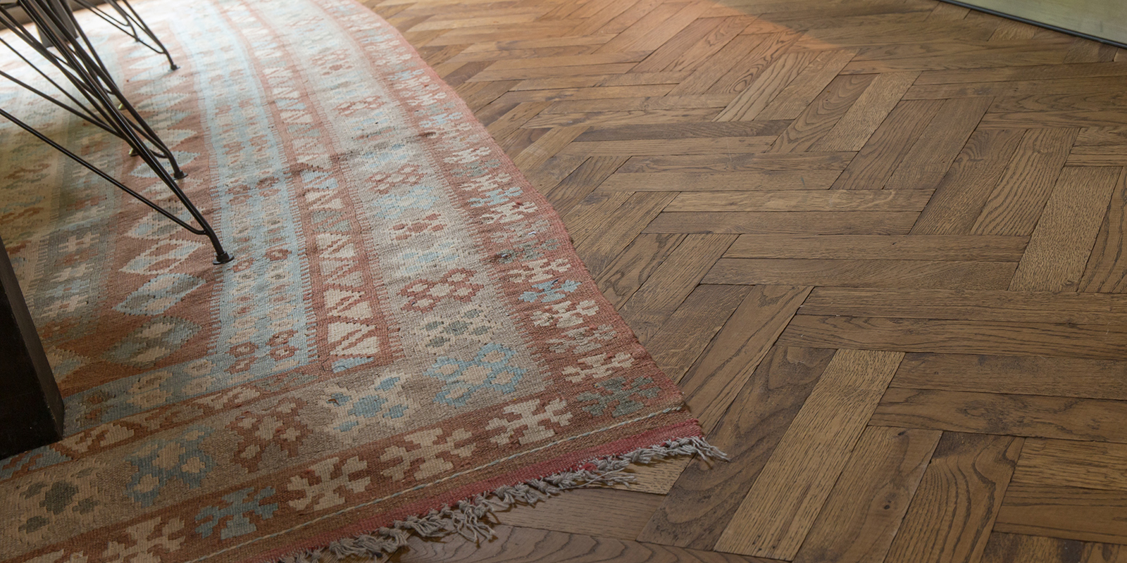 Foto : Krimpende houten vloer