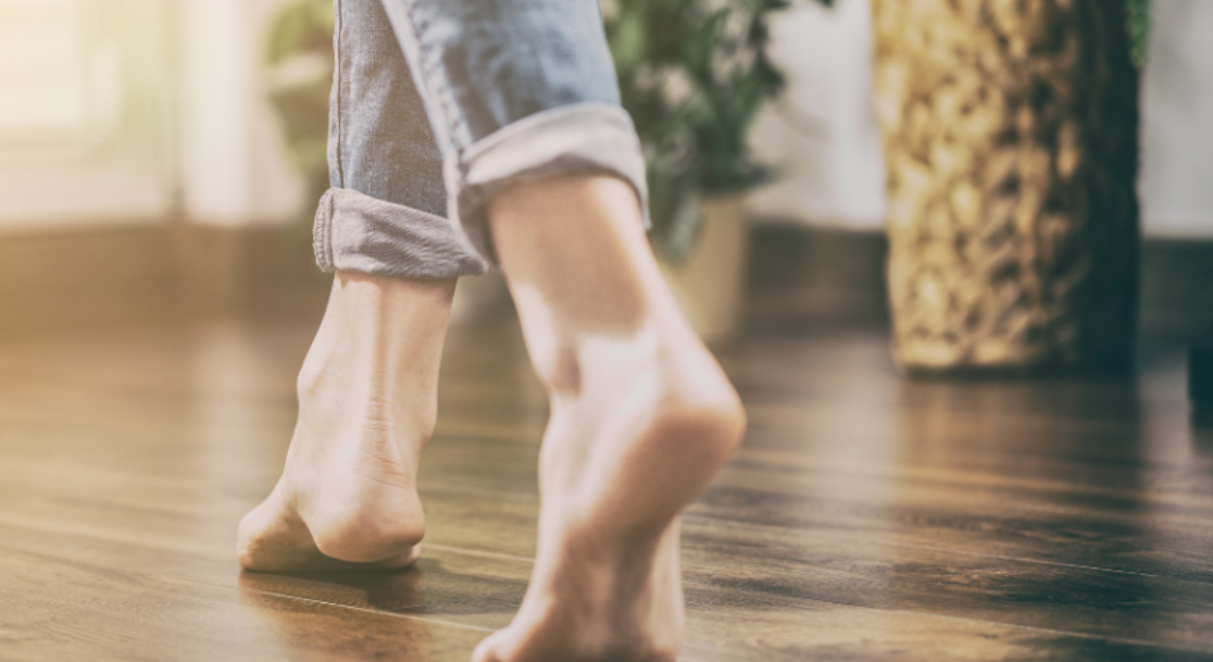 Foto : Voorkom krimp en scheuren in je houten vloer met een luchtbevochtiger