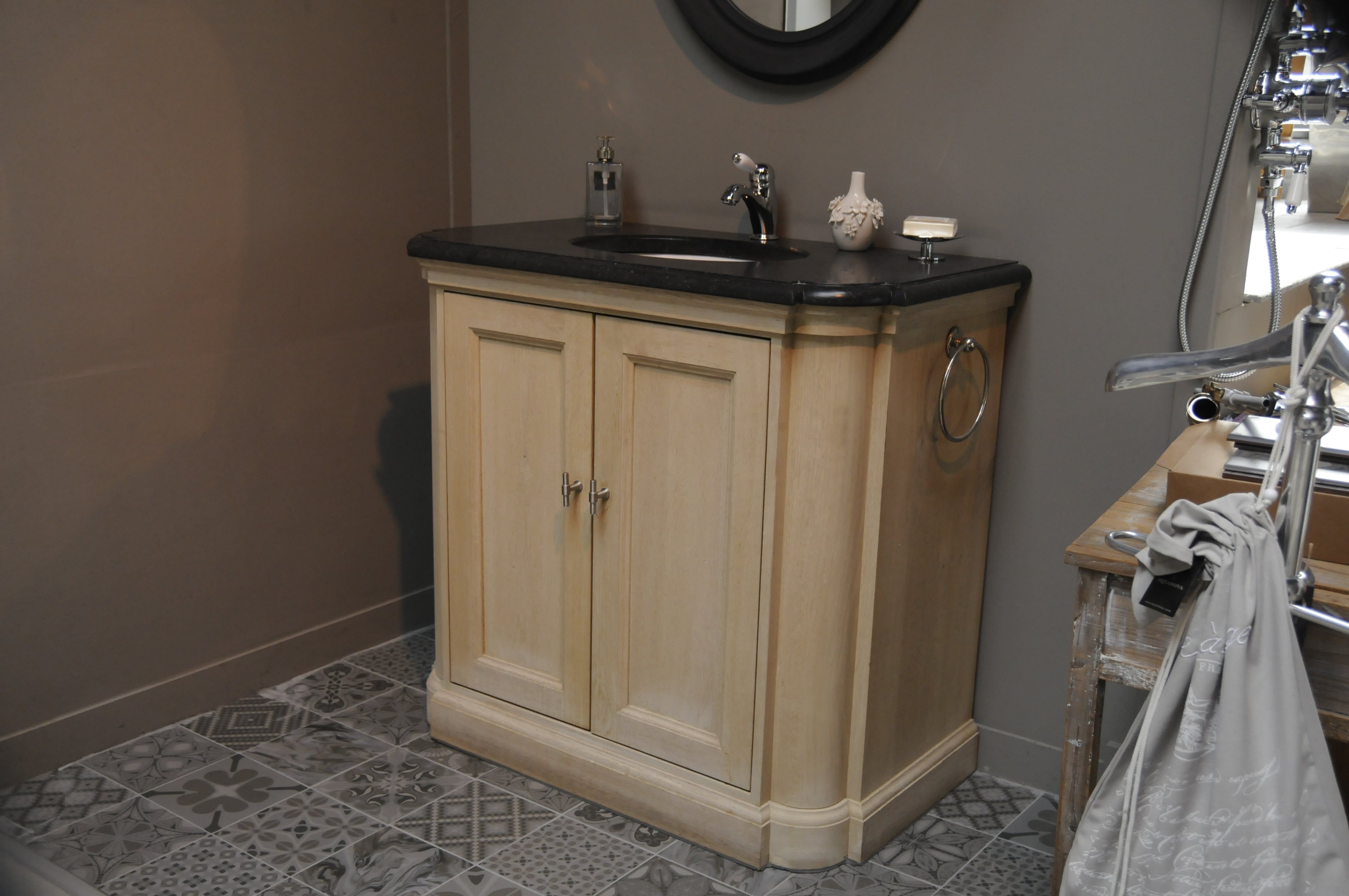Foto : Windsor Bathrooms | badkamermeubel massief berken/ eikenhout