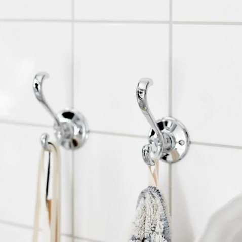 Foto : Klassieke wandhaken als stijlvol detail in de badkamer