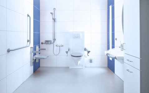 Foto : 3 tips op valpartijen in de badkamer te voorkomen