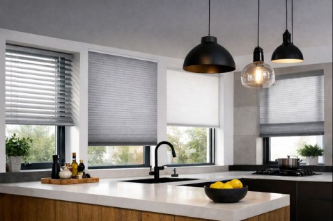 Foto : Wat voor raamdecoratie past bij een moderne keuken?