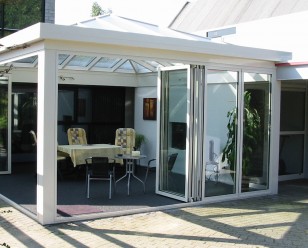 Foto: Witte serre 2 zijdig aluminium met vouwwand 308 248