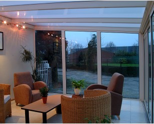 Foto: Witte serre met verlichting 308 248