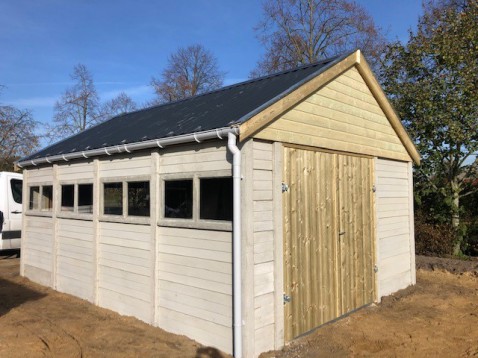 Foto : Garages in voordelige beton systeembouw constructie alleen mogelijk op stabiel blijvend terrein