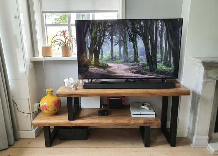 Foto : Ambachtelijk suar TV-meubel