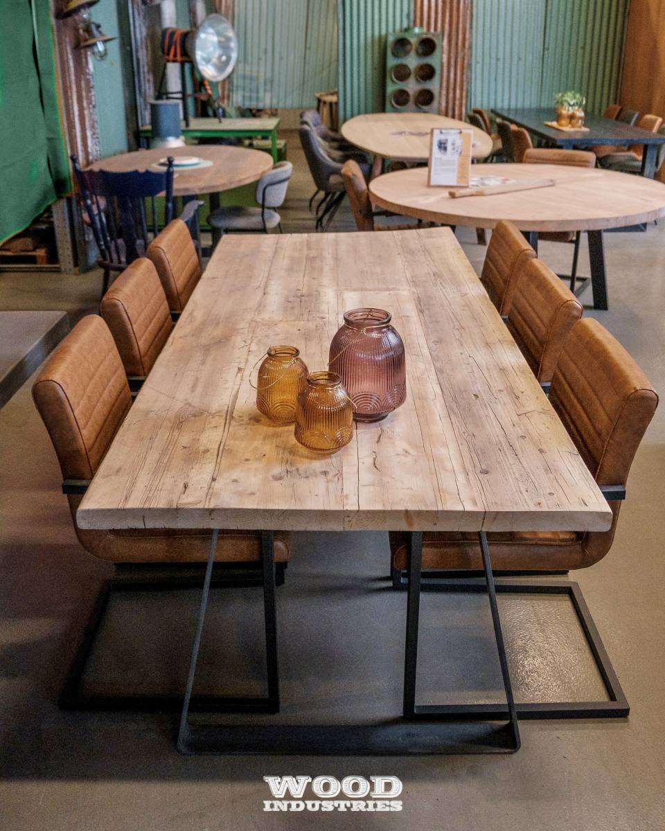 Foto: brexitafel naturel met triangel