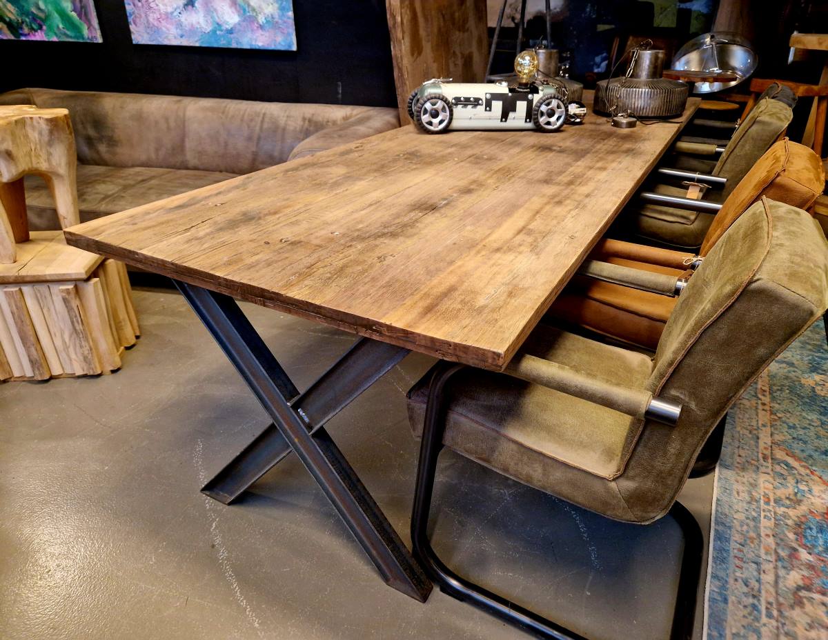 Foto: tafel showroom2