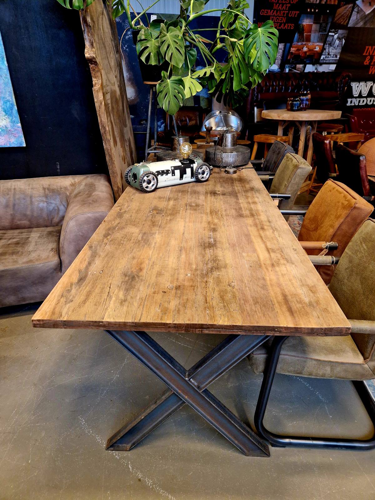 Foto: tafel showroom4