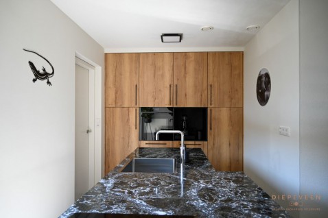 Foto : Hout, zwart en Cambria