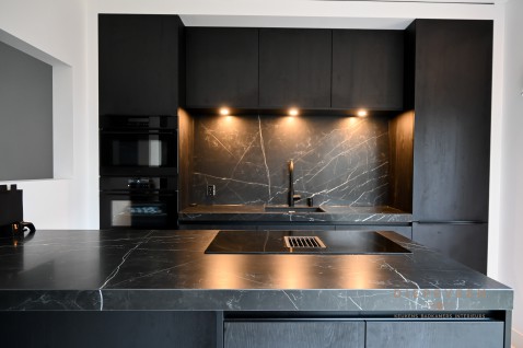 Foto : Moderne zwarte keuken