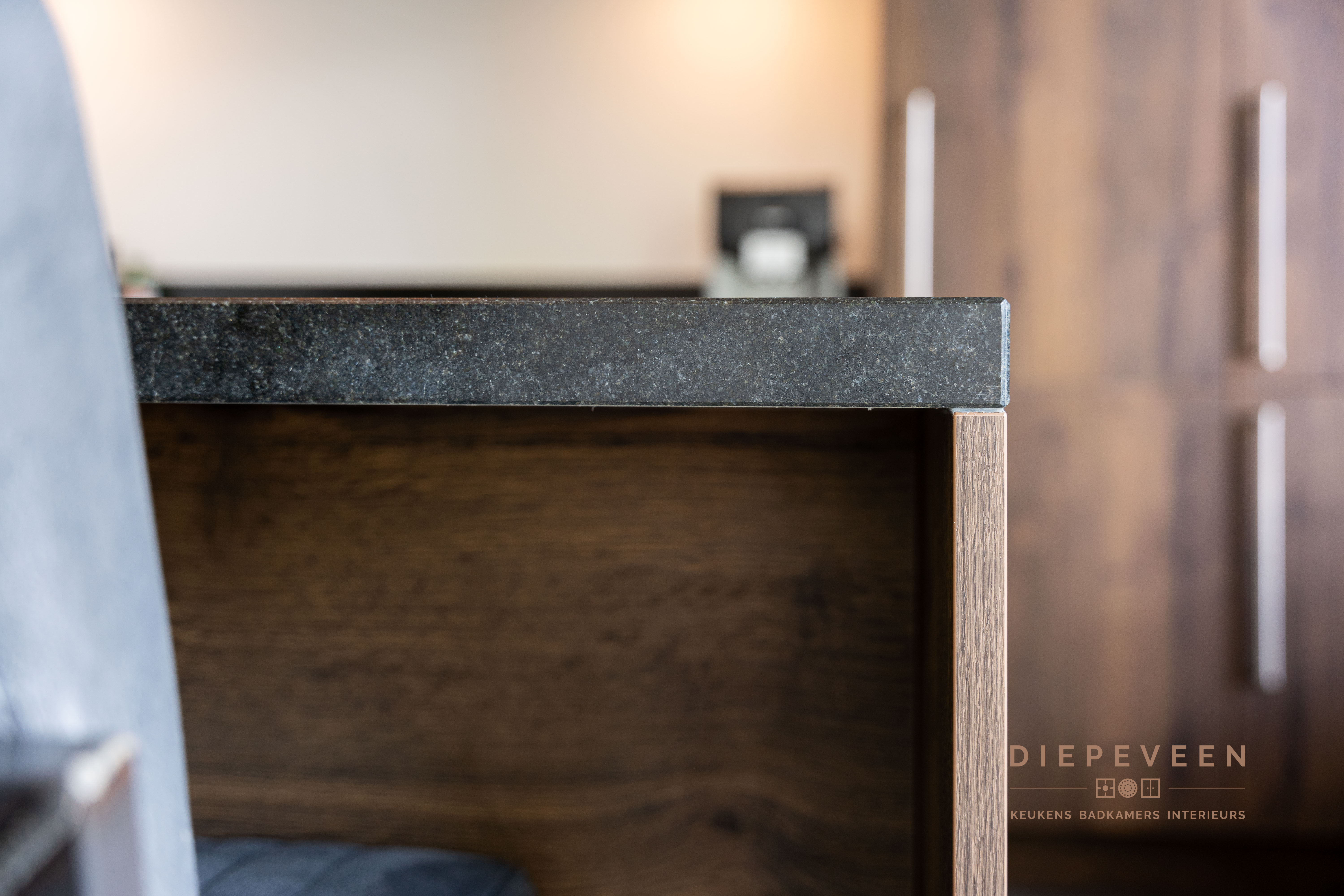 Foto: Diepeveen Keukens en Badkamers  Gijsbertha  07806