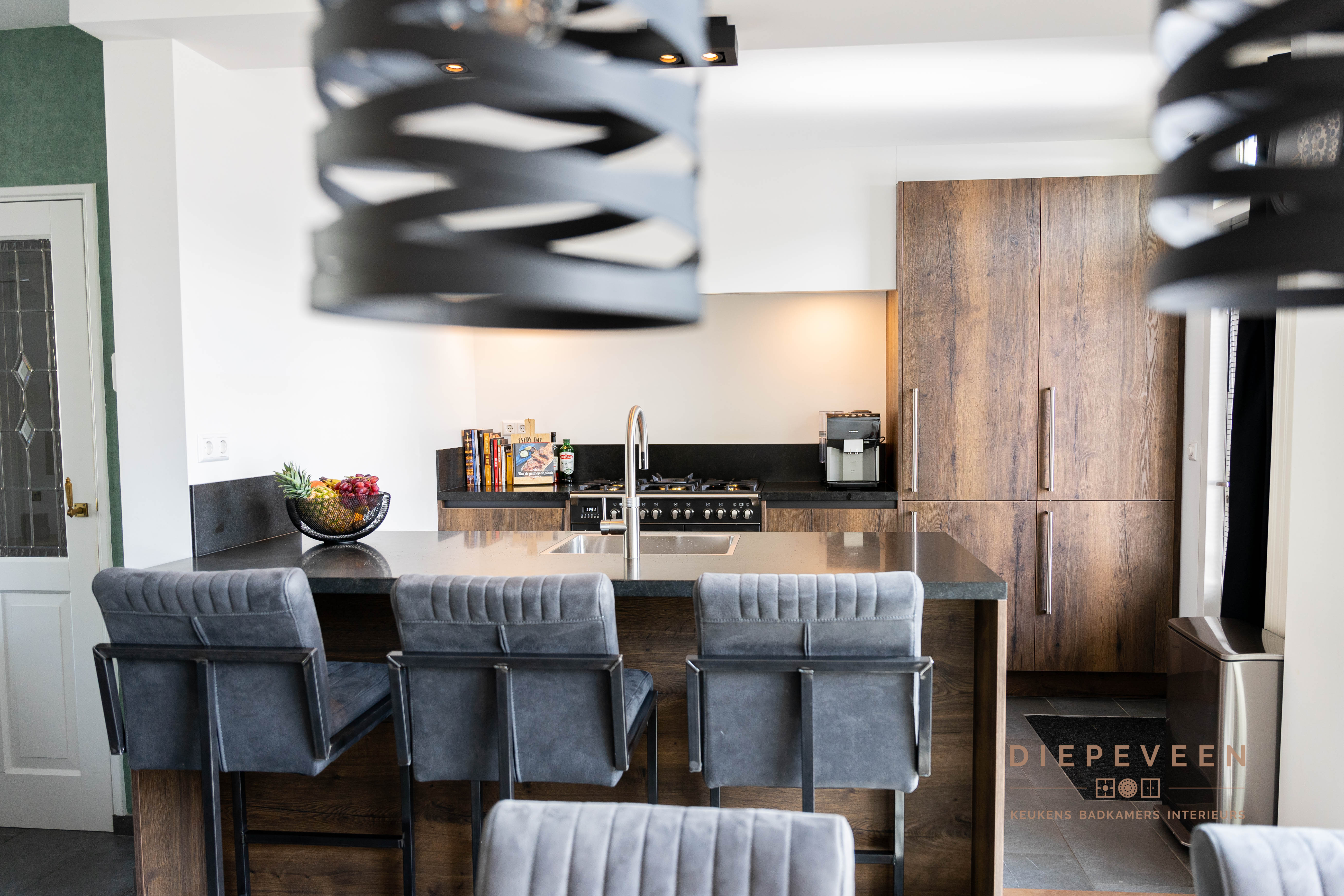 Foto: Diepeveen Keukens en Badkamers  Gijsbertha  07841