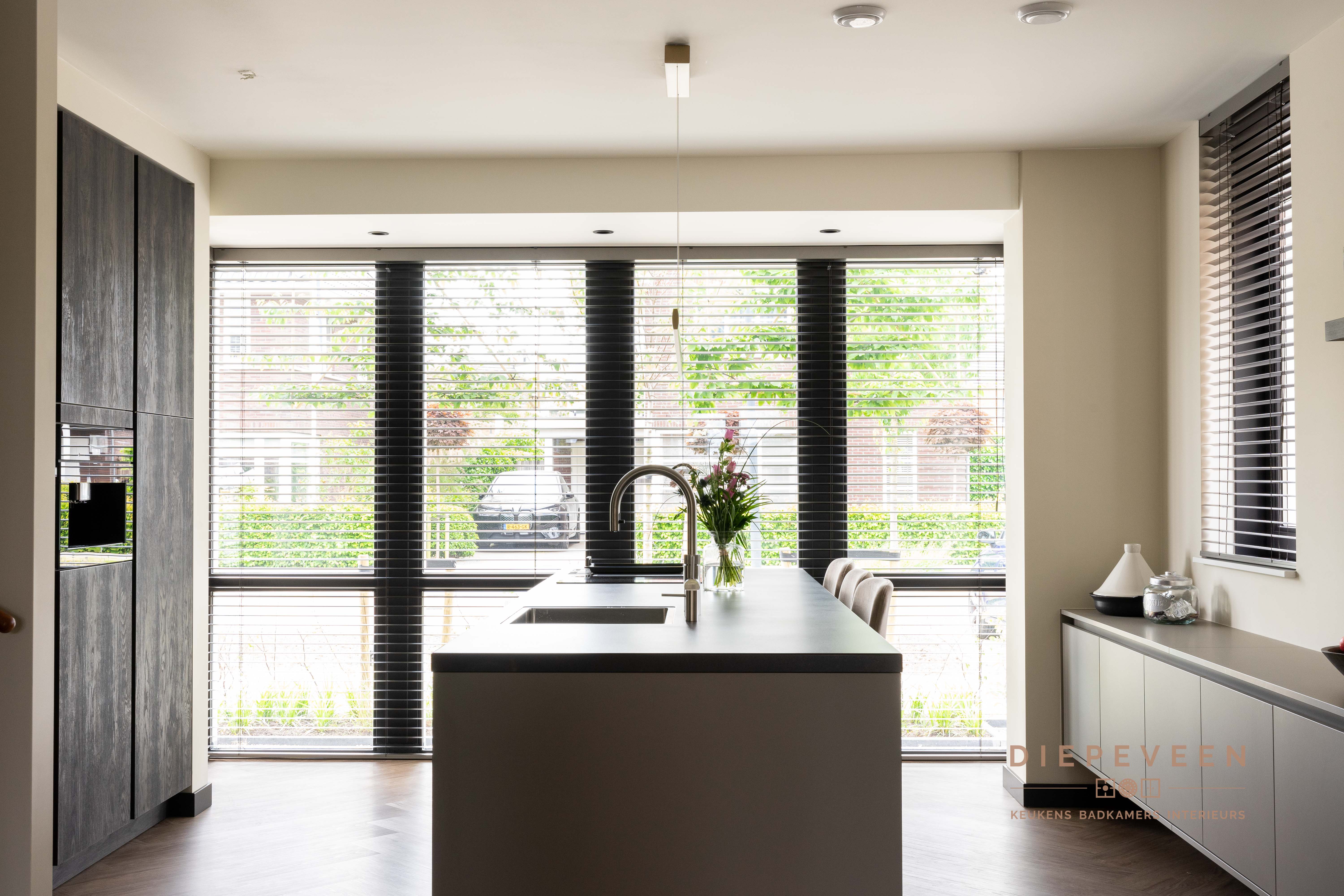 Foto: Diepeveen Keukens en Badkamers  Hogerbrug  08821