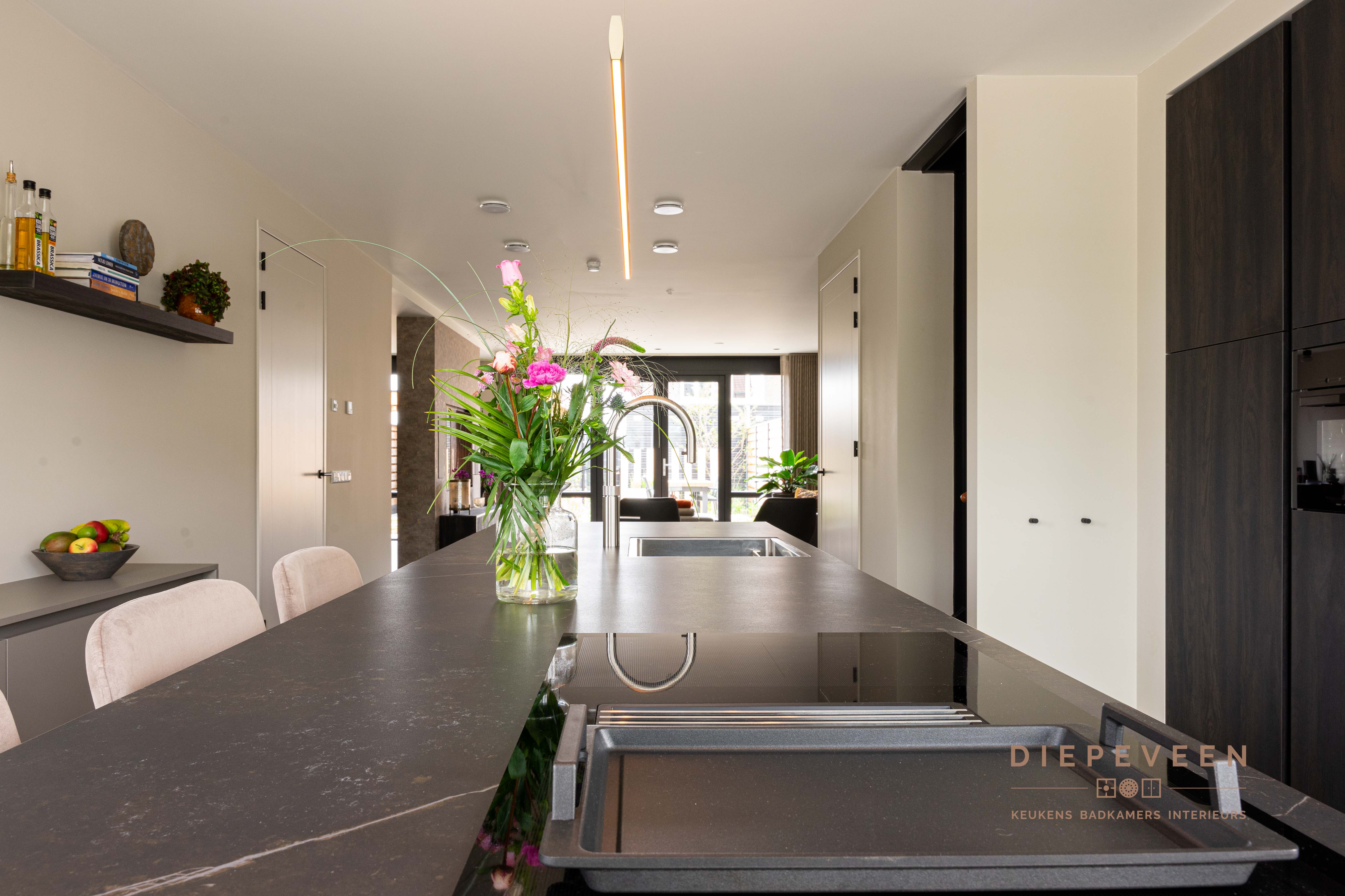 Foto: Diepeveen Keukens en Badkamers  Hogerbrug  08848