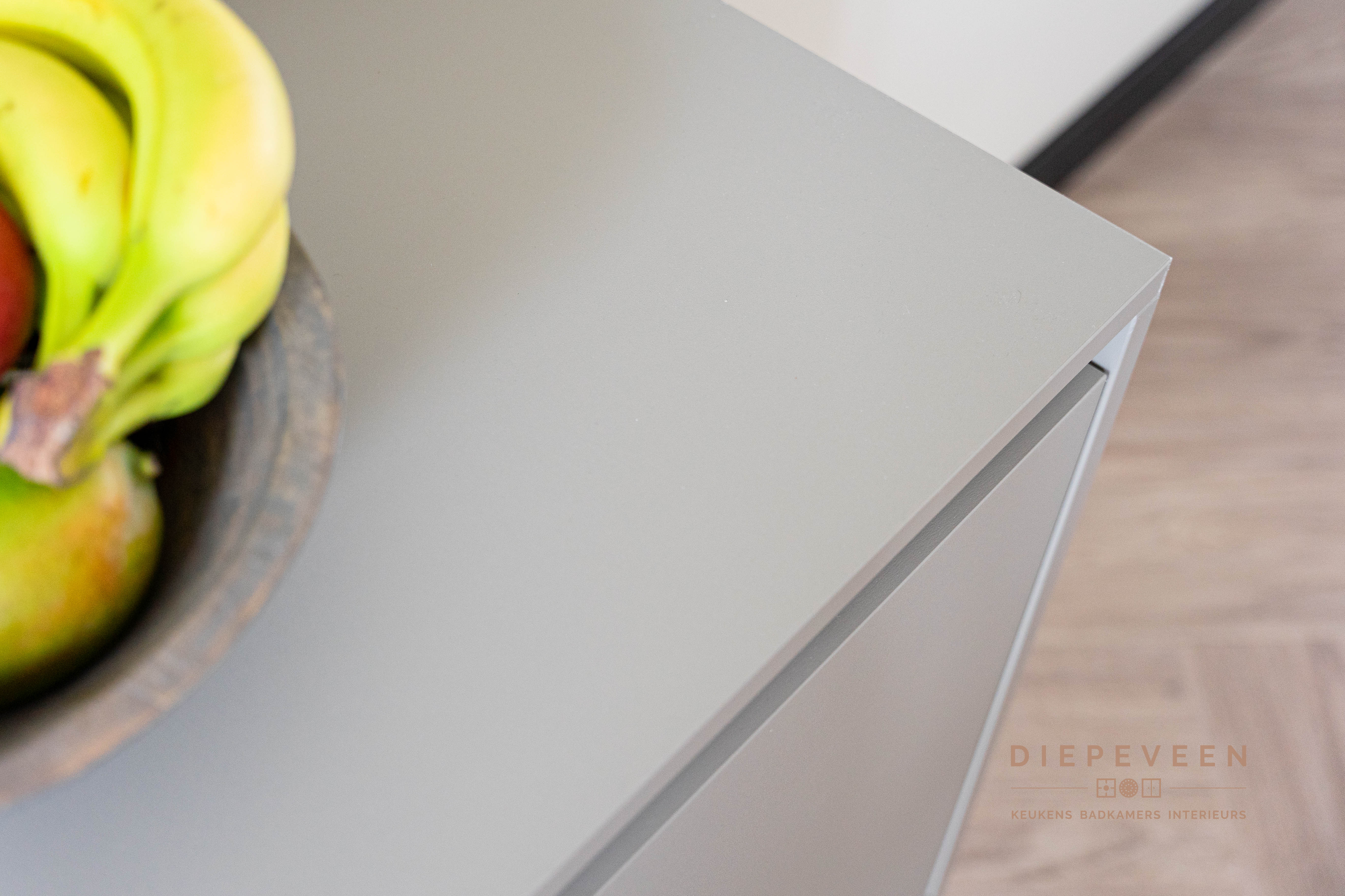 Foto: Diepeveen Keukens en Badkamers  Hogerbrug  08860