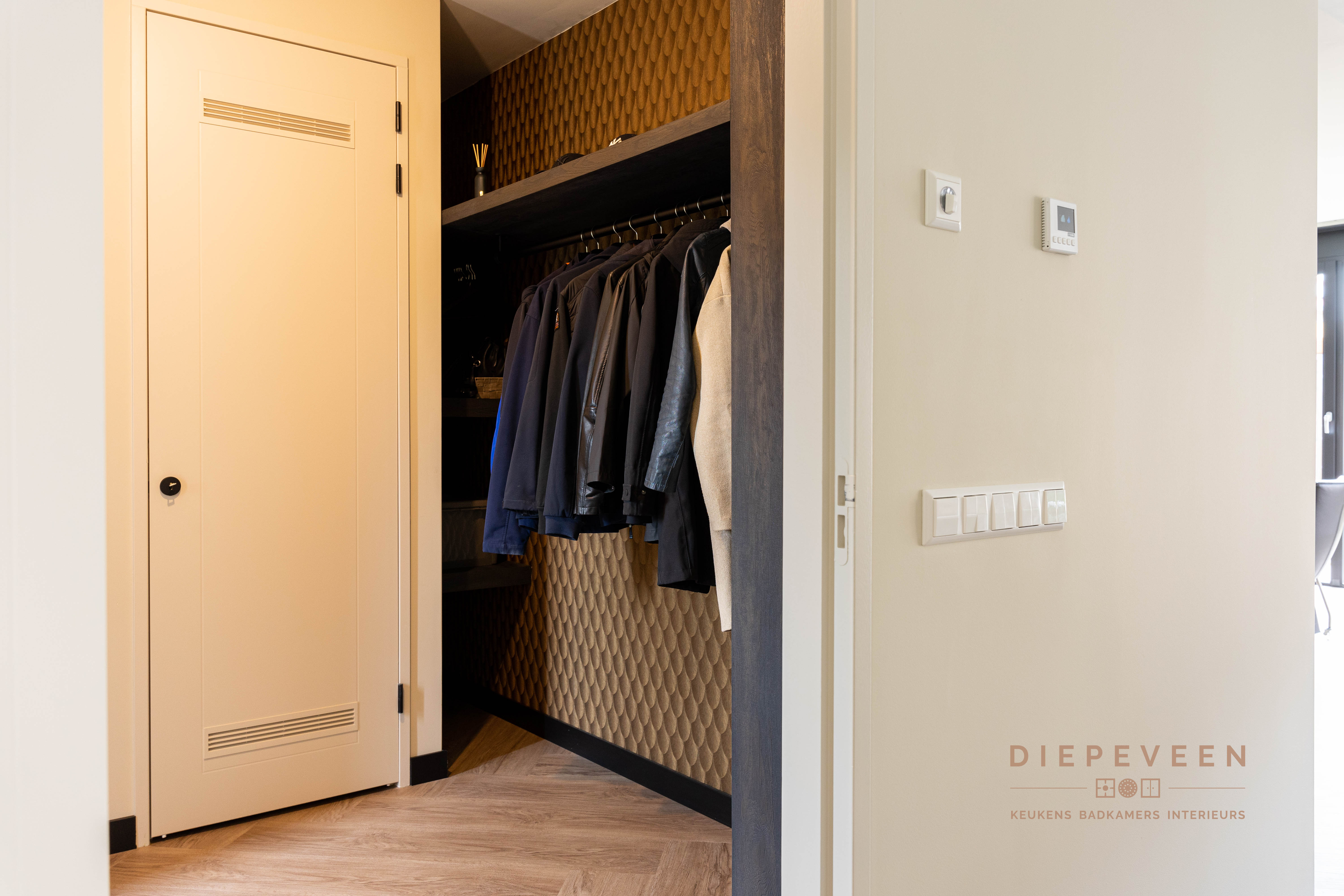 Foto: Diepeveen Keukens en Badkamers  Hogerbrug  08888