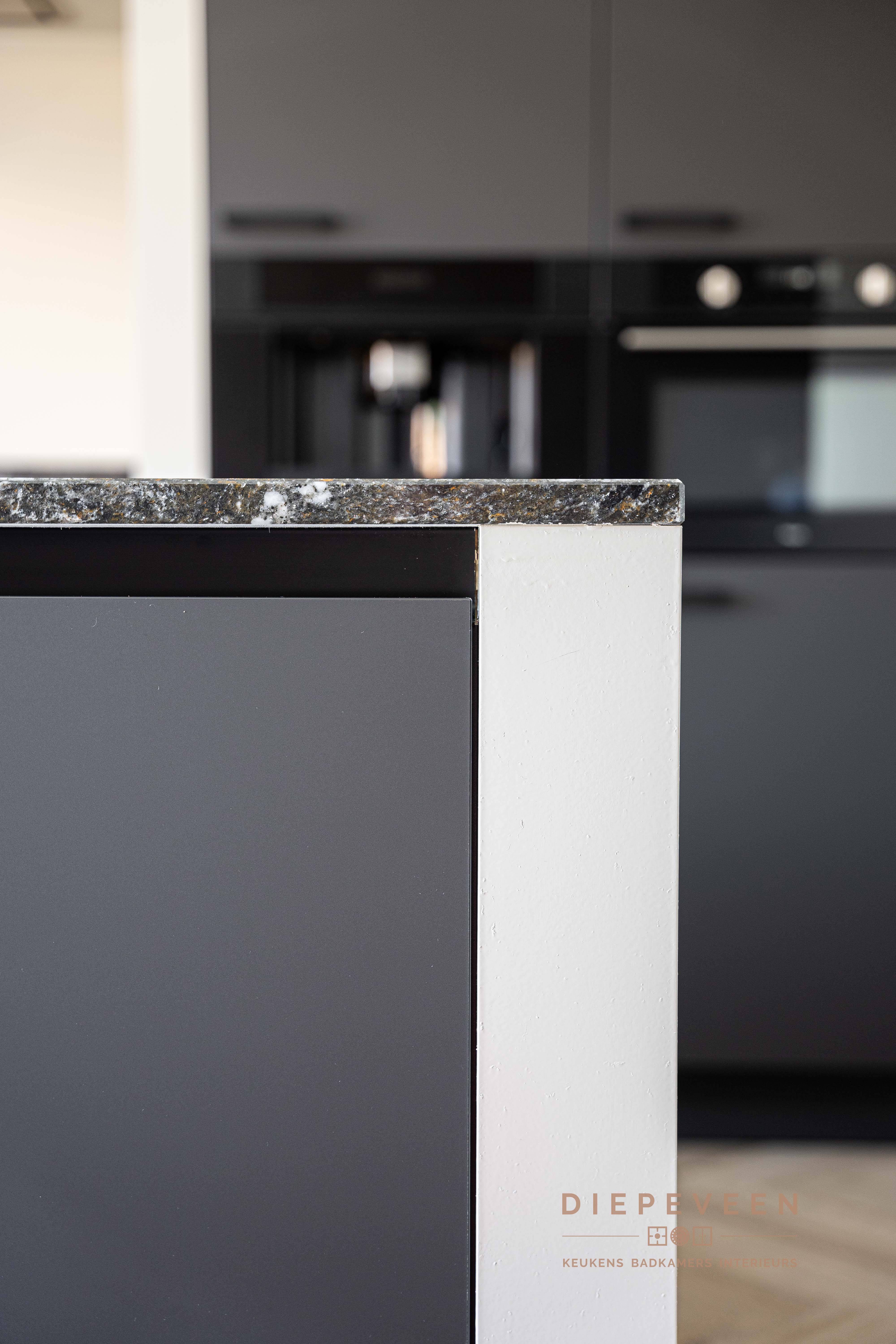 Foto: Diepeveen Keukens en Badkamers  Hoogenes  09584