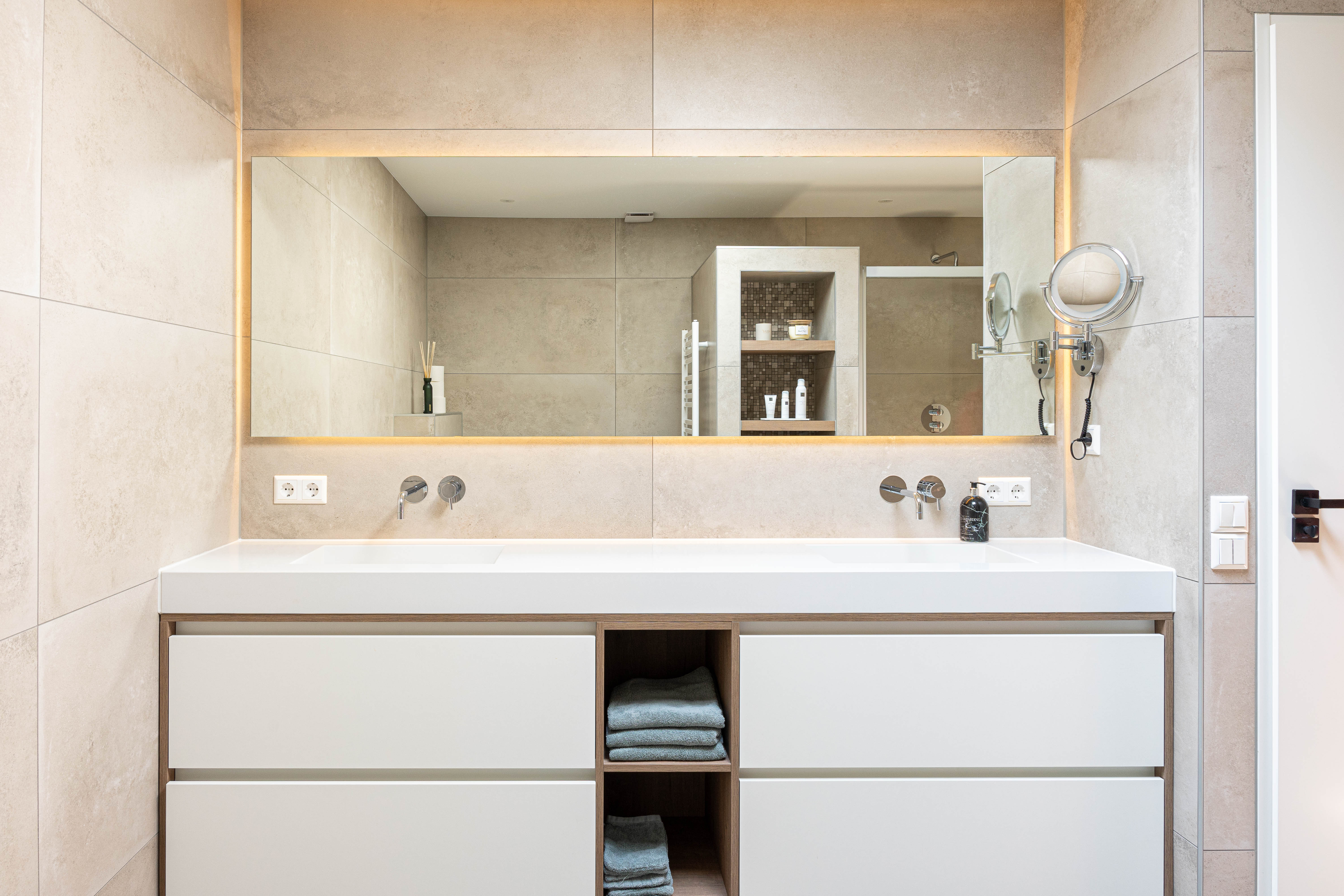 Foto: Diepeveen Keukens en Badkamers  Mikac  