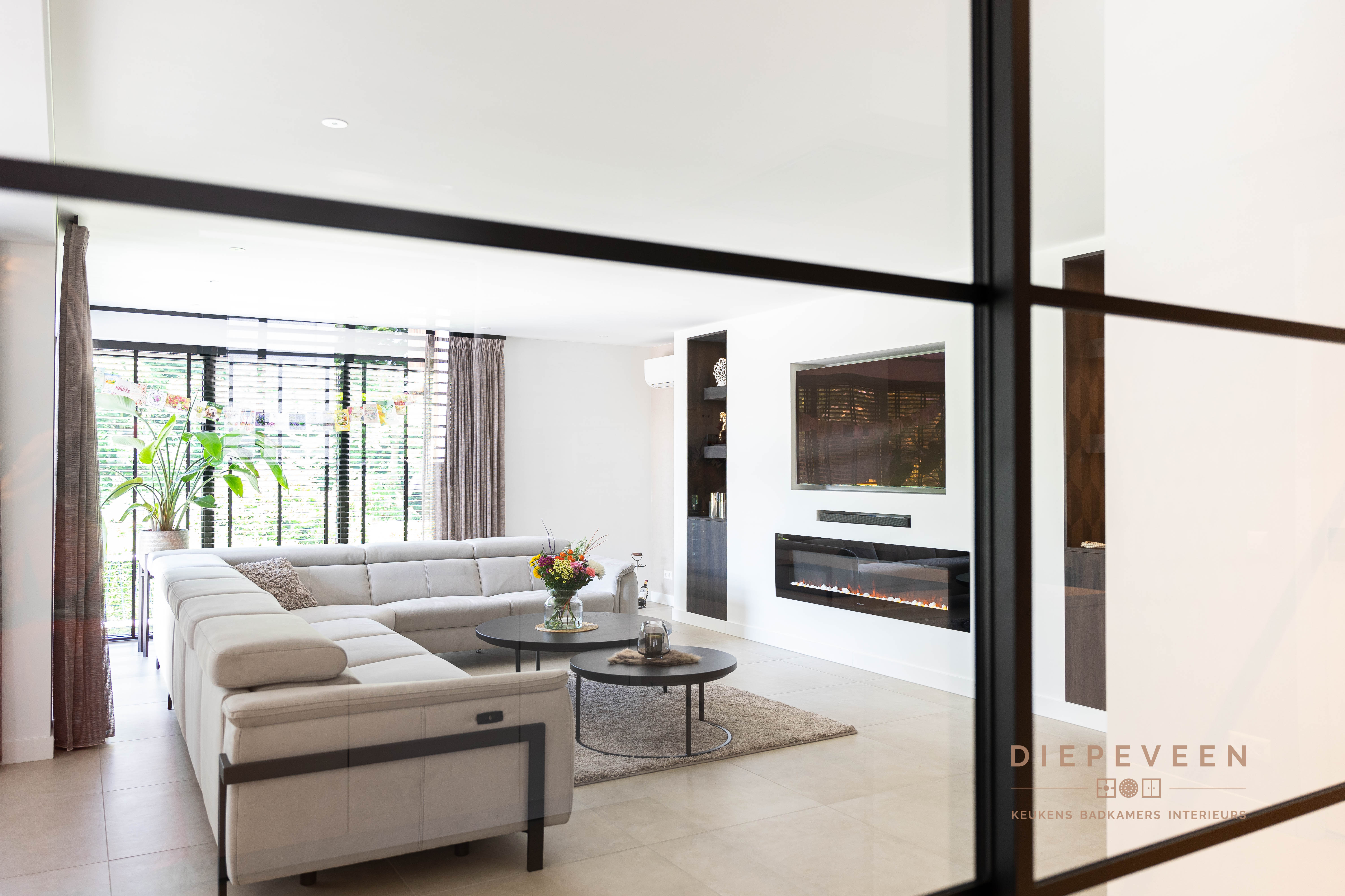 Foto: Diepeveen Keukens en Badkamers  Mikac  09022