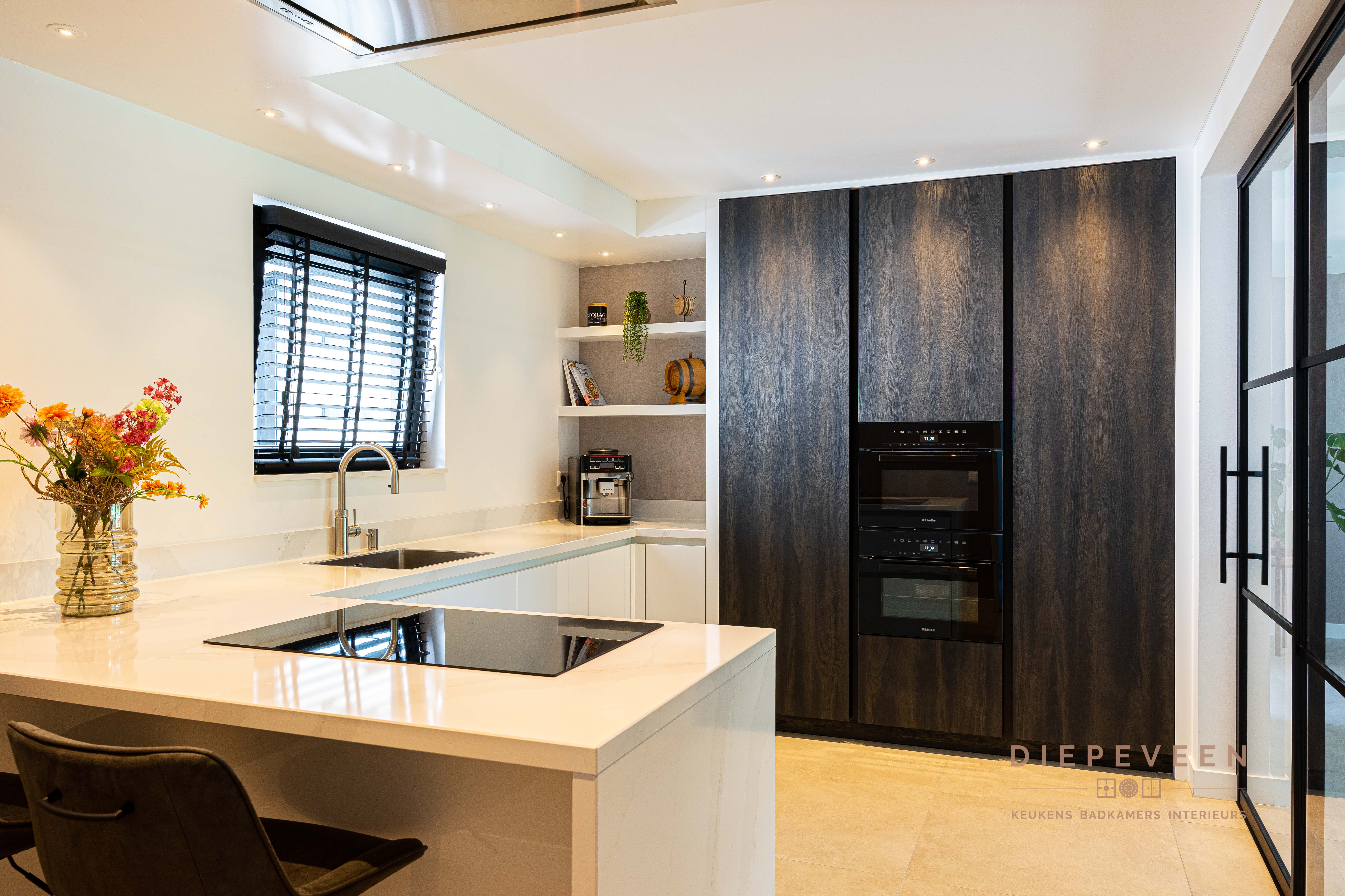 Foto: Diepeveen Keukens en Badkamers  Mikac  09049