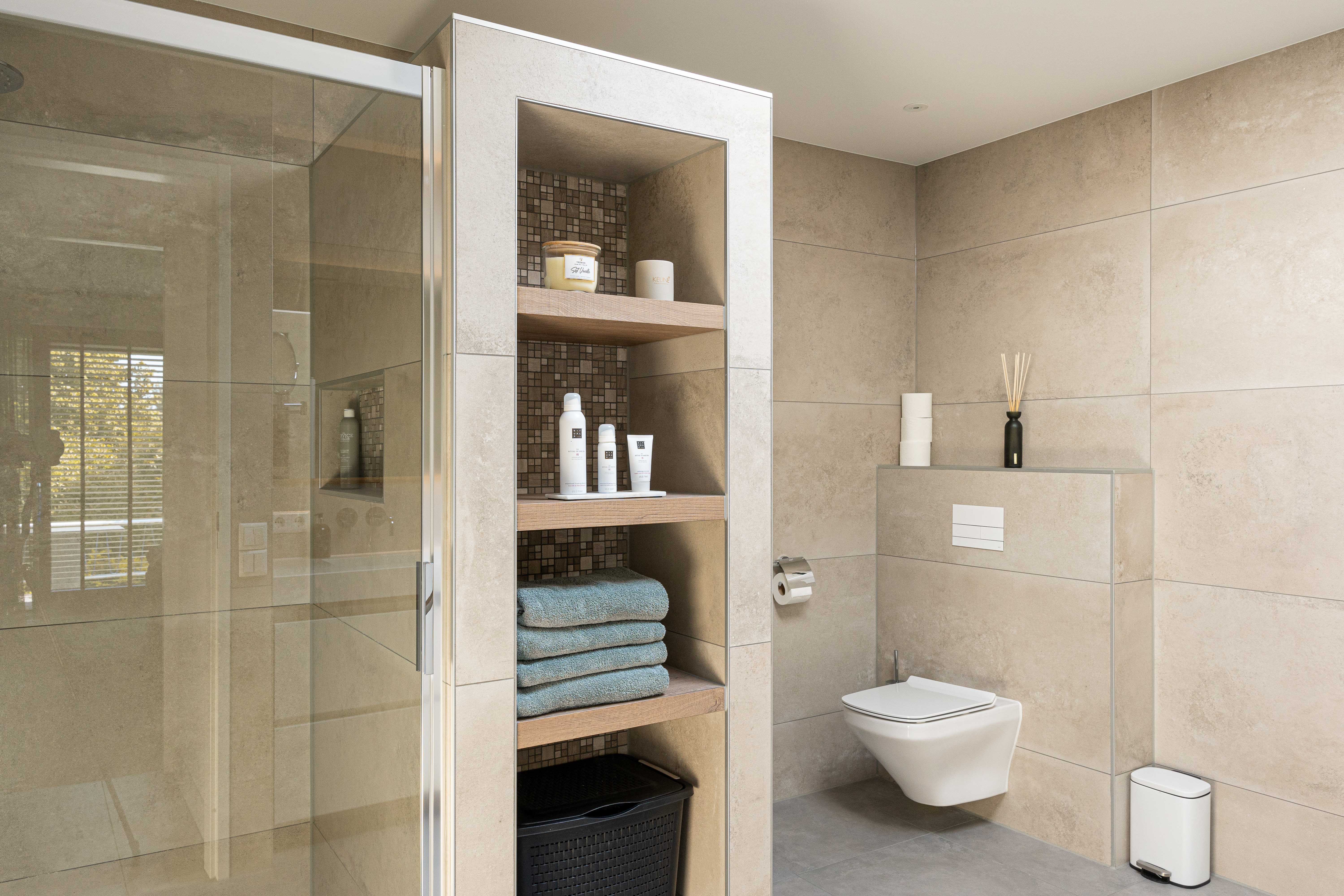 Foto: Diepeveen Keukens en Badkamers  Mikac  09122