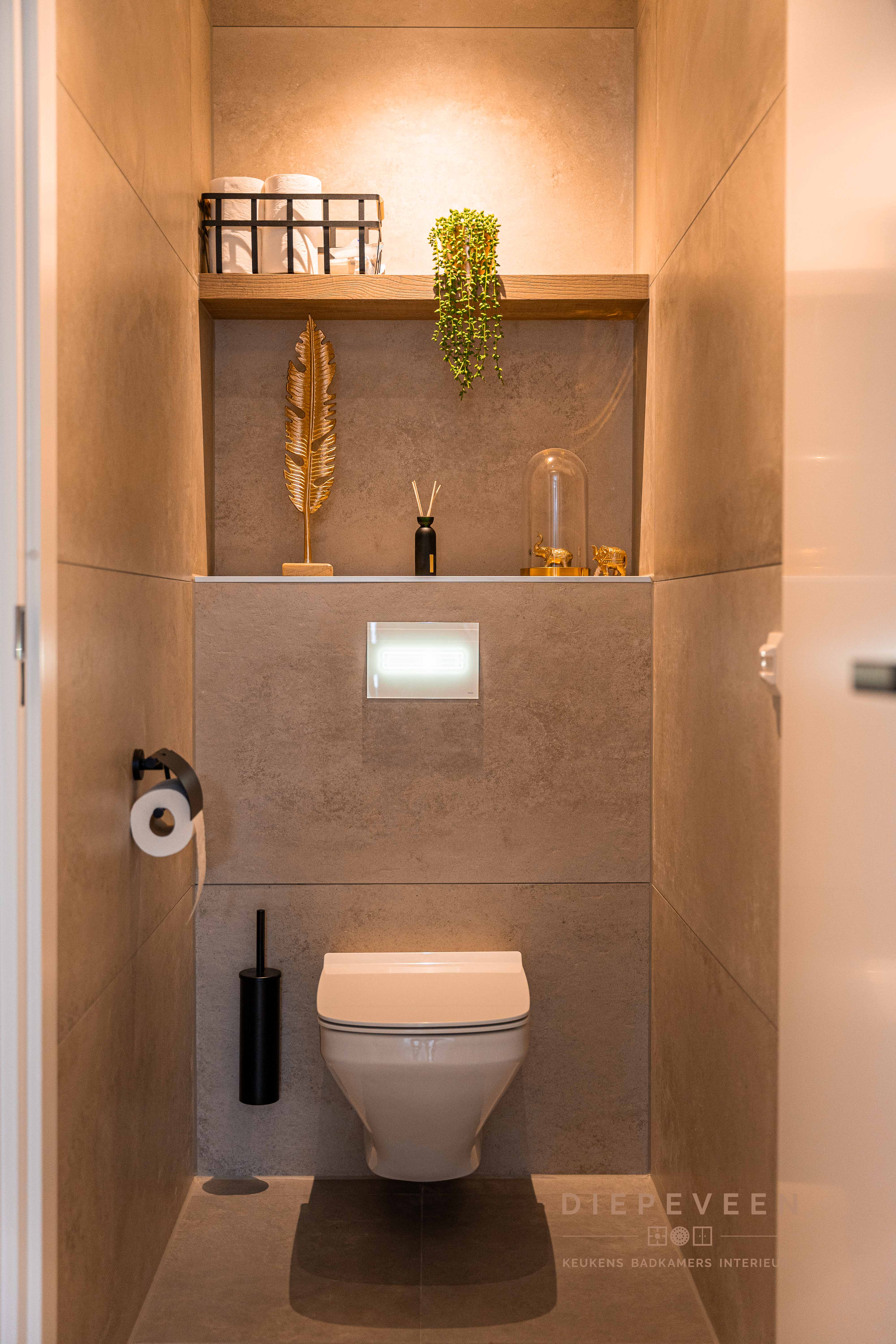 Foto: Diepeveen Keukens en Badkamers  Mikac  09151