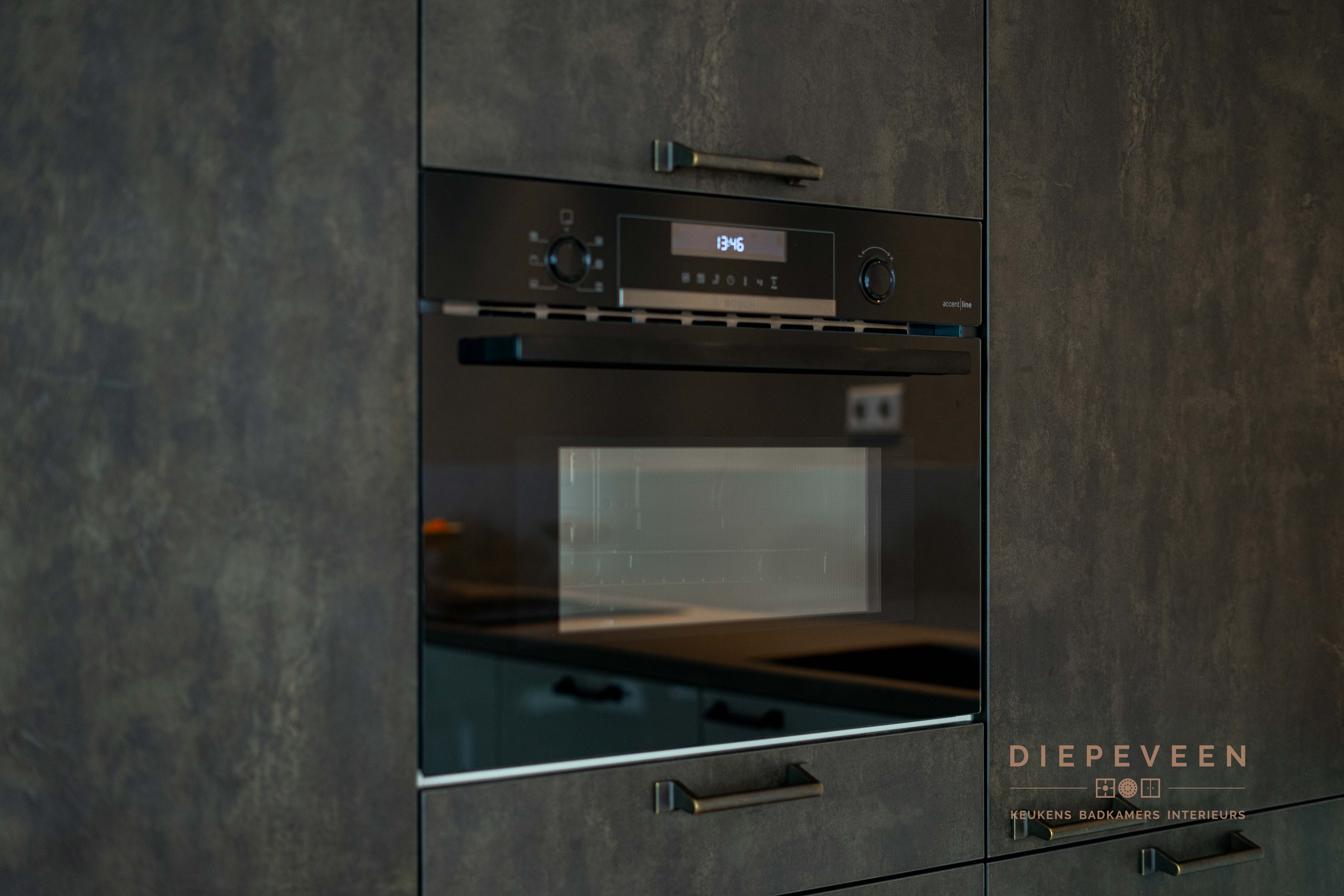 Foto: Diepeveen Keukens en Badkamers  Puissen  Millenaar   7 van 13 