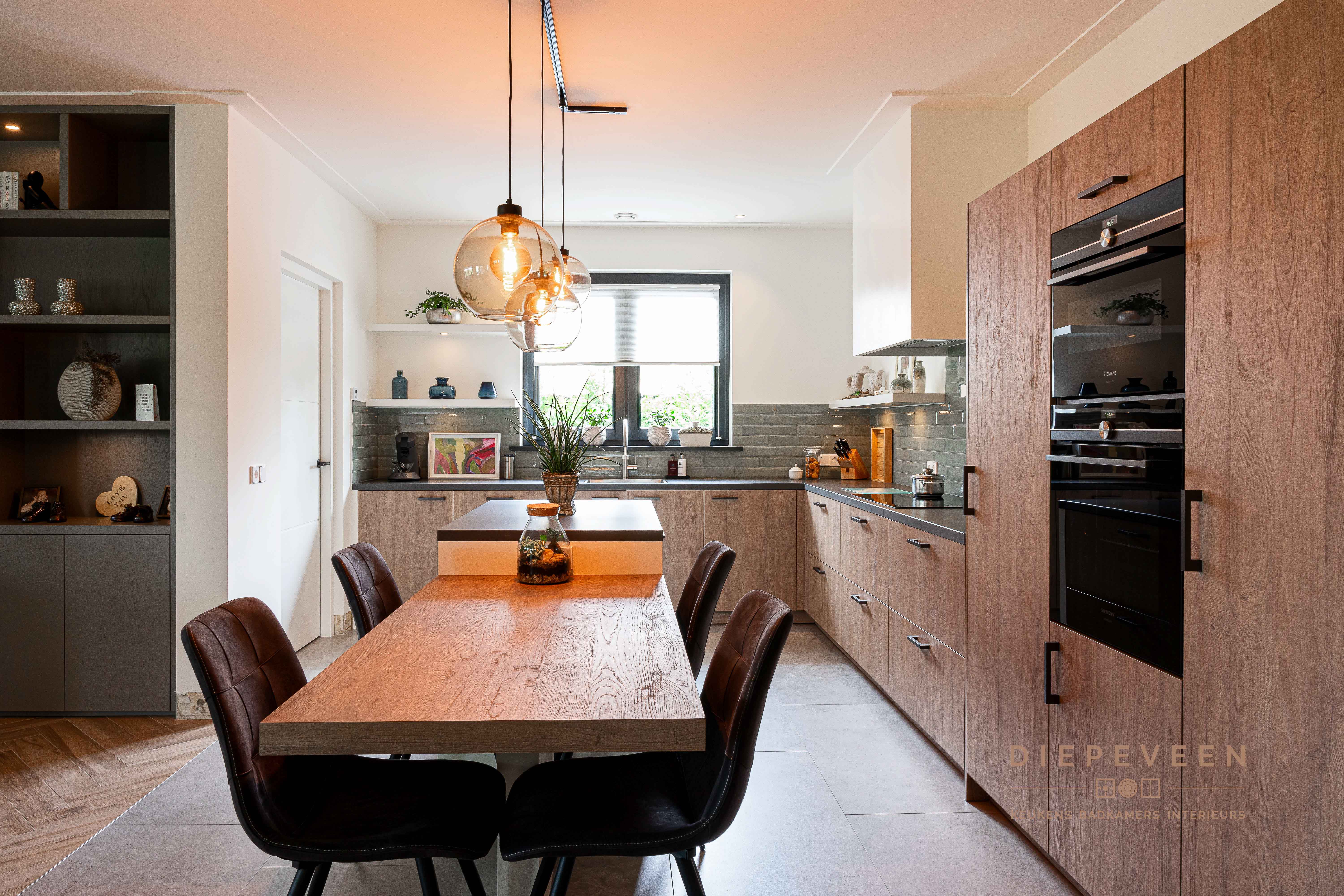 Foto: Diepeveen Keukens en Badkamers  00606