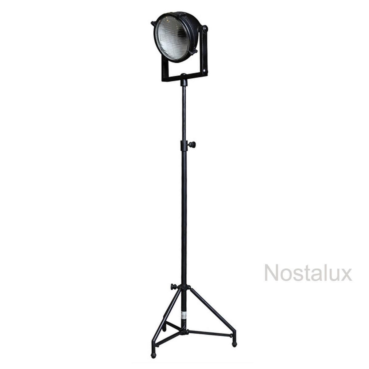 Foto: 30234 staande lamp verrijdbaar industrieel 01 1200x1200