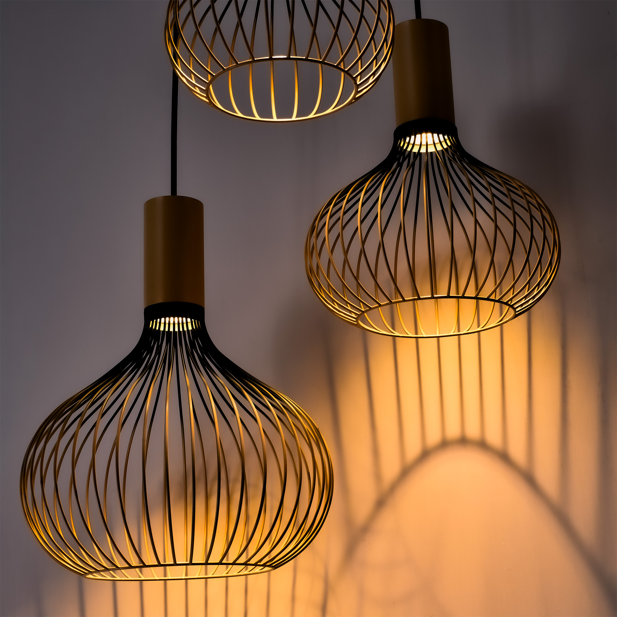 Foto: 8308 8309 8310 8311 8312 8313 Isabel 3Lichts lamp sfeer donker
