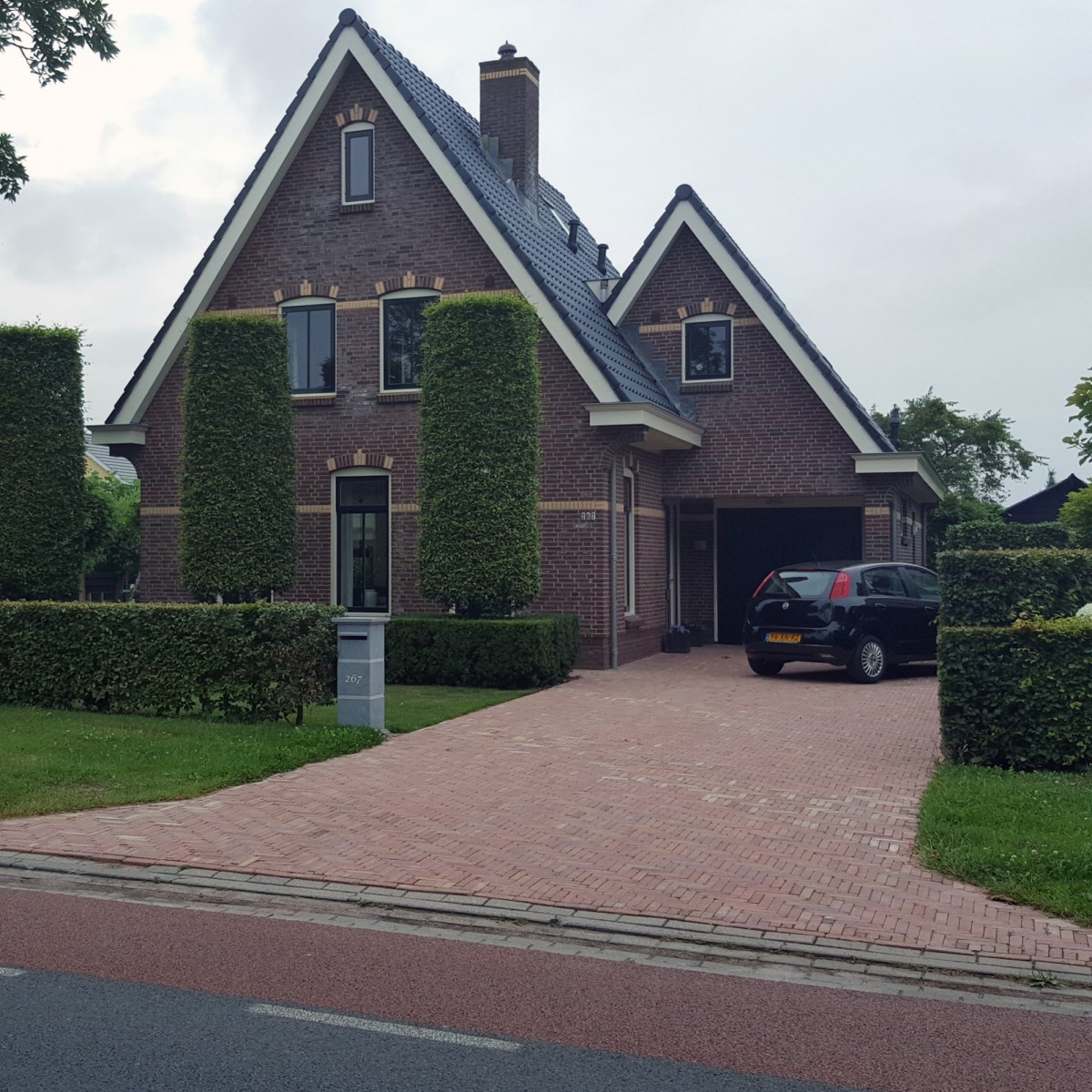 Foto: brievenbus hardsteen