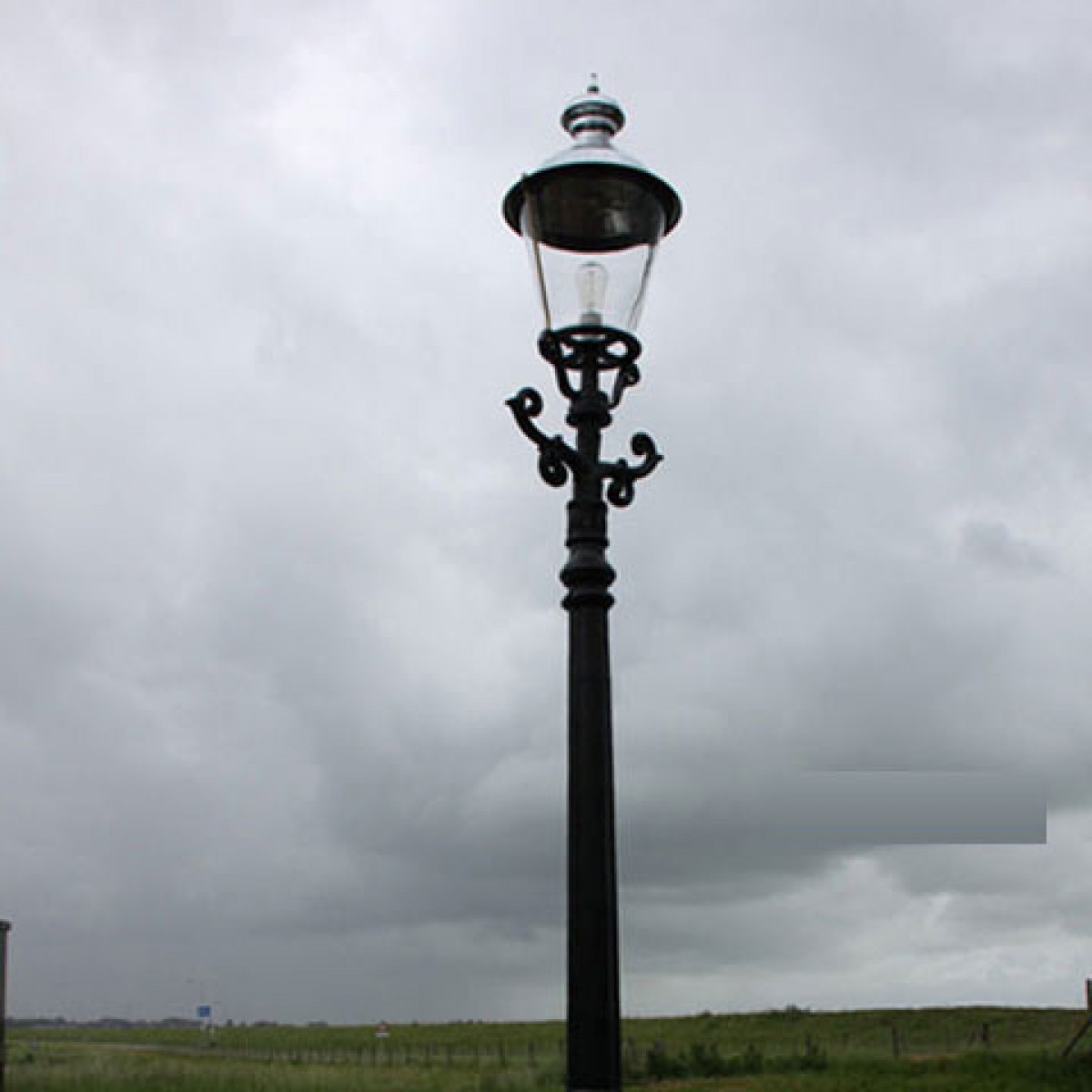 Foto: buitenverlichting rond lantaarn klassiek