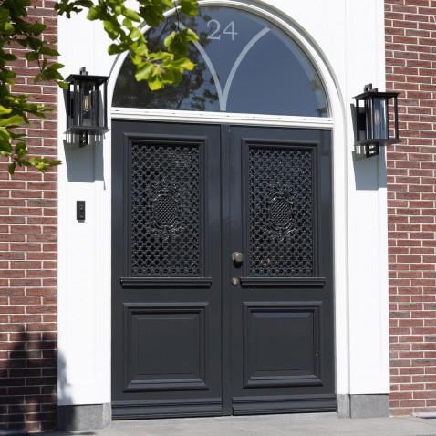 Foto : Unieke deurroosters en klassieke muurankers