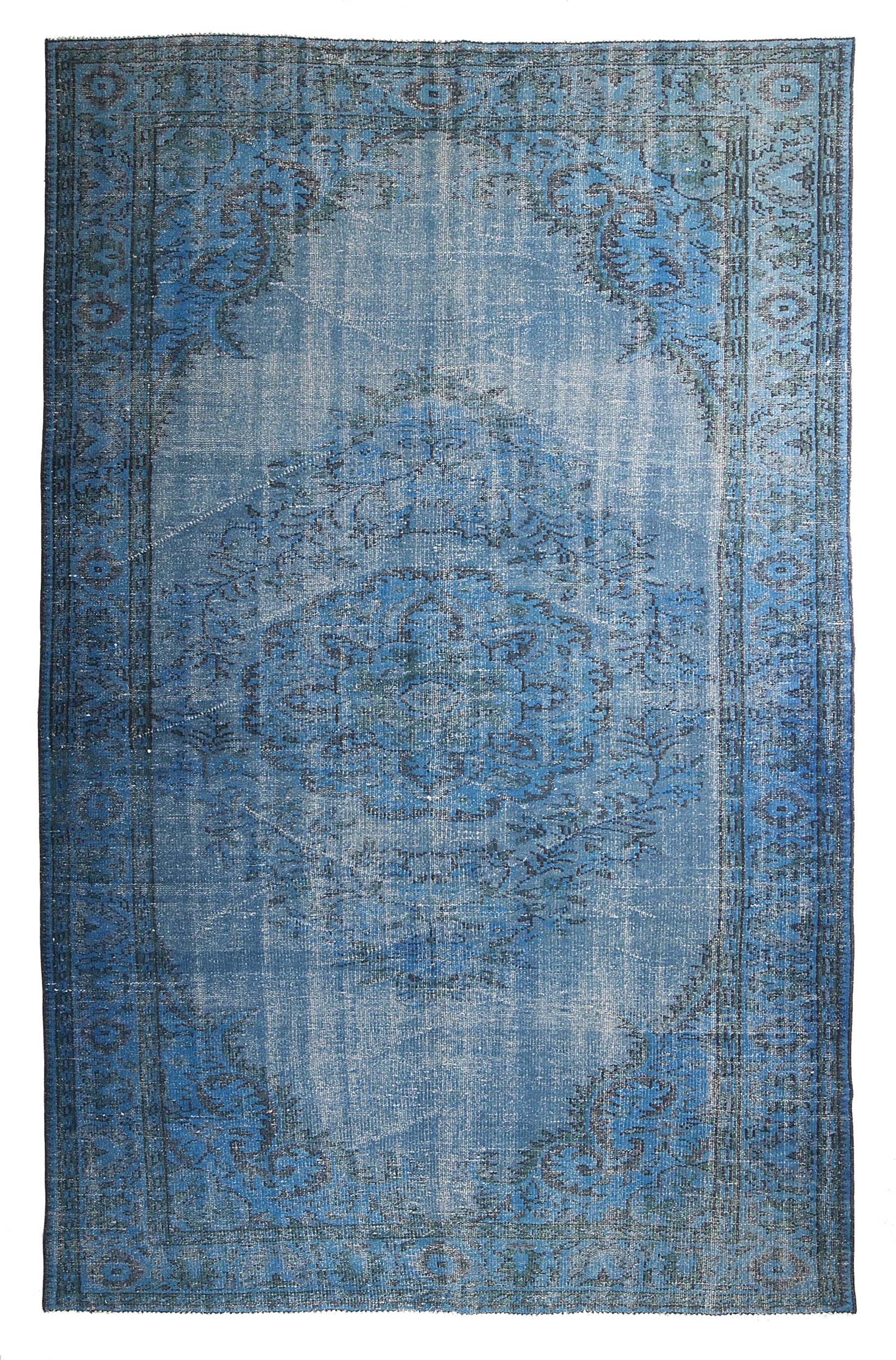 Foto: vintage recoloured rug kleur blauw 188x292cm