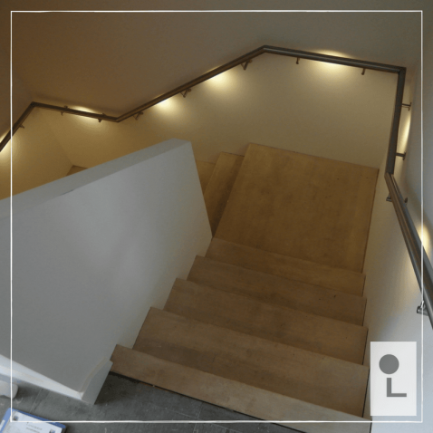 Foto : Lumigrip® RVS trapleuningen compatible met Philips Hue.