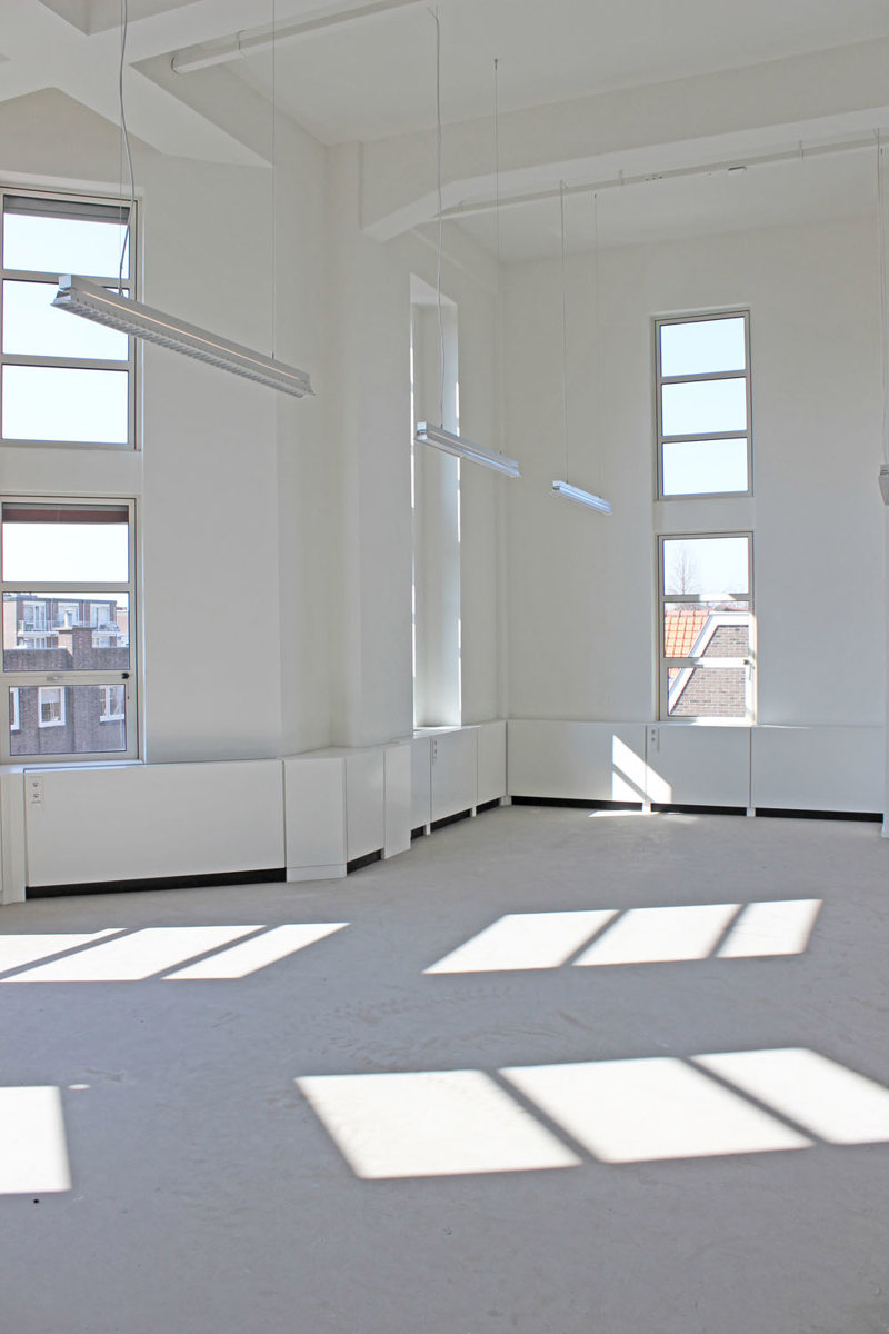 Foto: jaga de rode olifant den haag 06 briza 12 wandinbouw