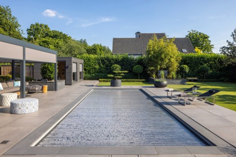 Foto : Roldeck®: zwembadafdekking die design en veiligheid combineert