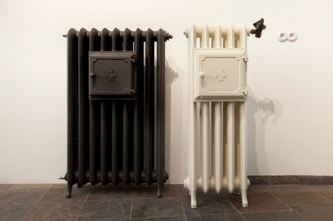 Foto : Antieke bordenwarmer