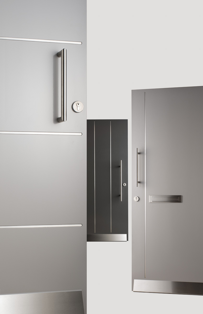 Foto: sfeer drie RVS deuren klein