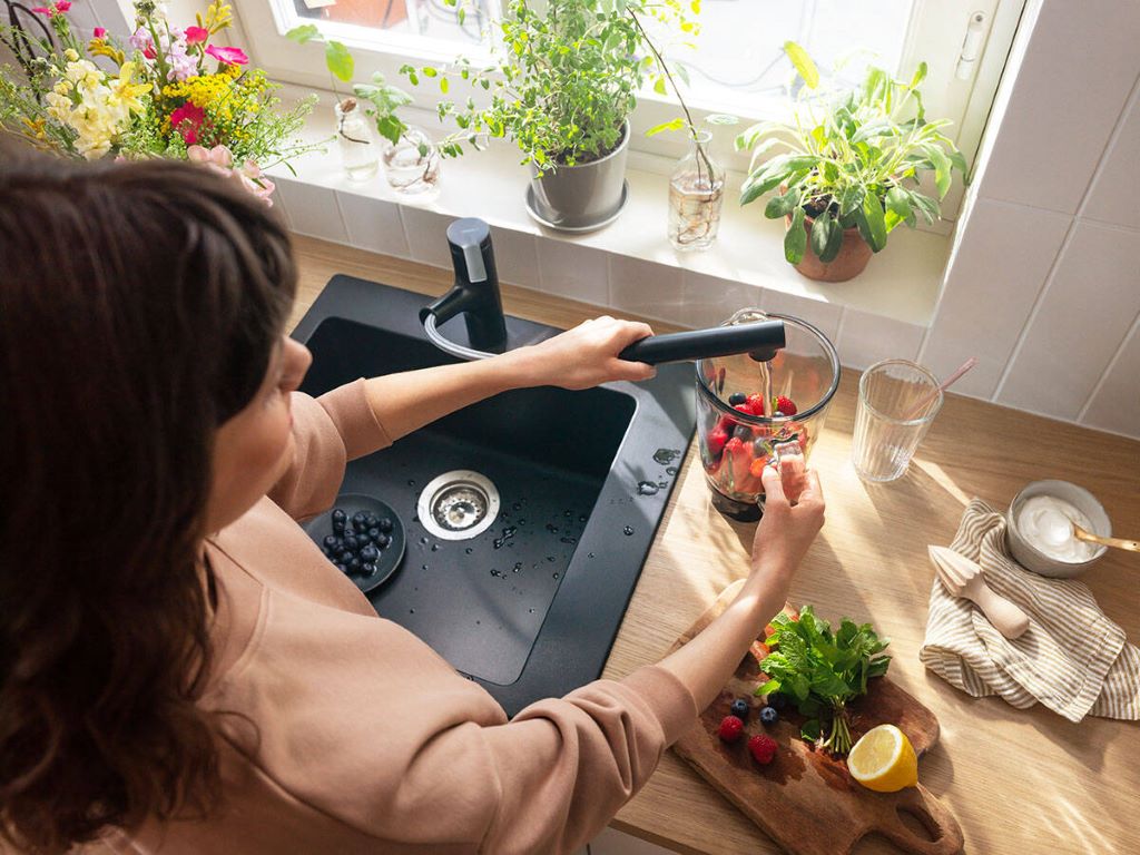 Foto: Wonennl Hansgrohe zesis m33 mattblack pull out function ambiance 4x3