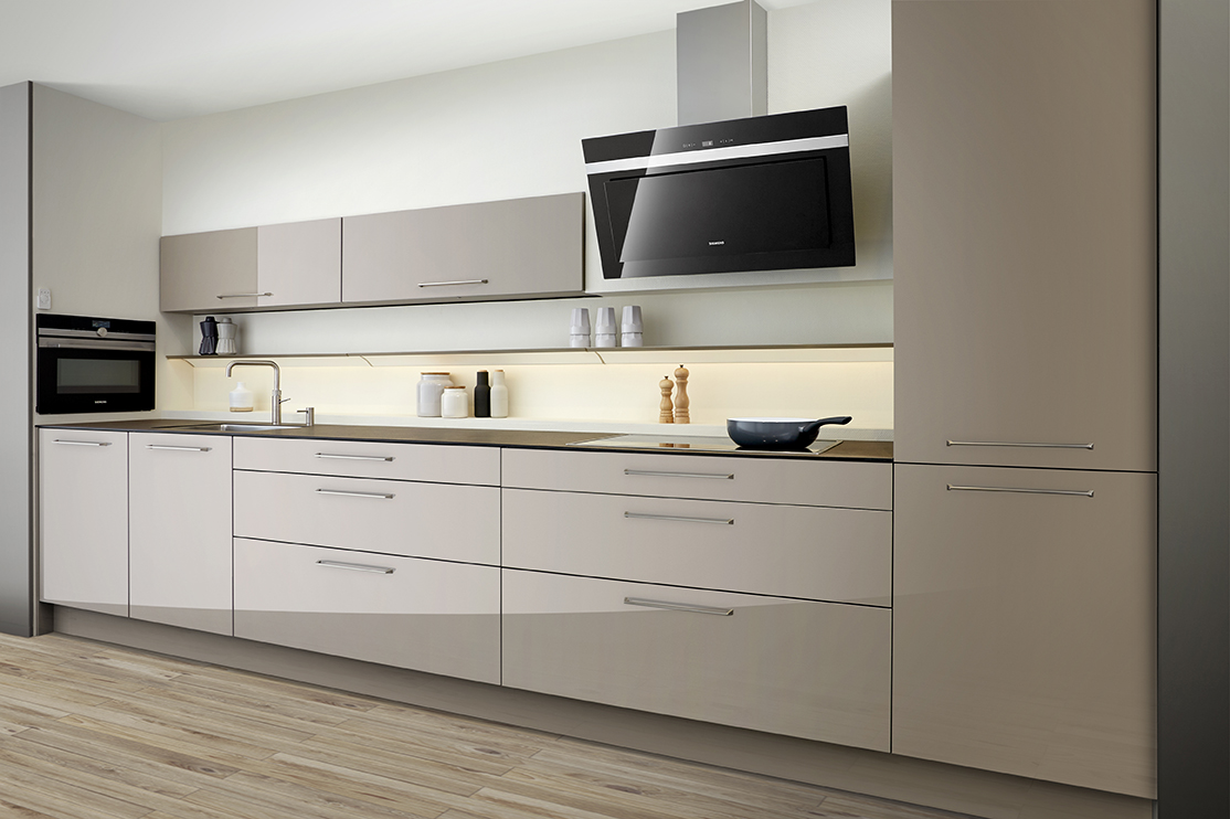 Foto: Keller keuken Crystal hoogglans klei BASIS