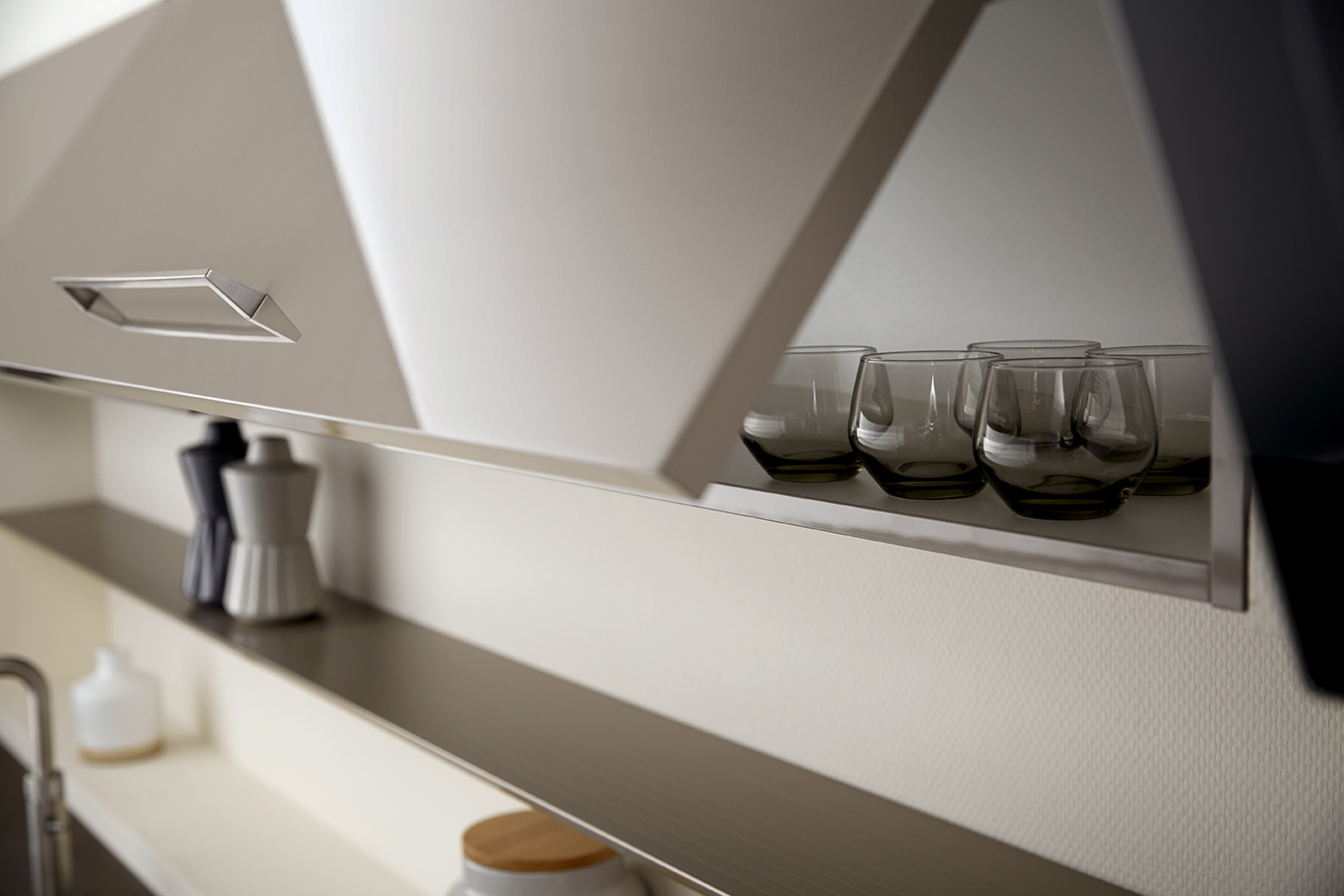 Foto: Keller keuken Crystal hoogglans klei DETAIL 2