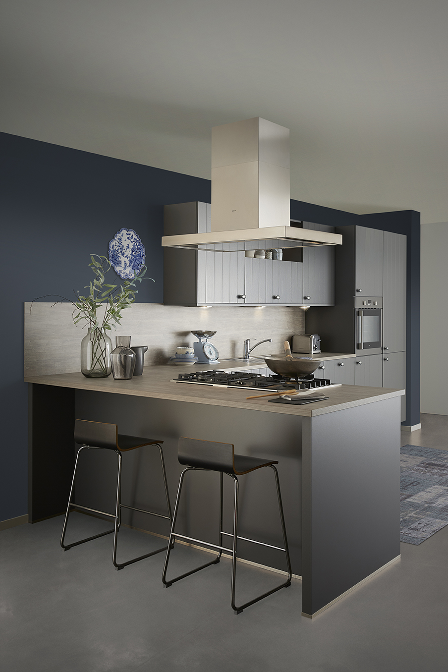 Foto: Keller keuken hoekkeuken Finsbury basalt zijdeglanslak staand