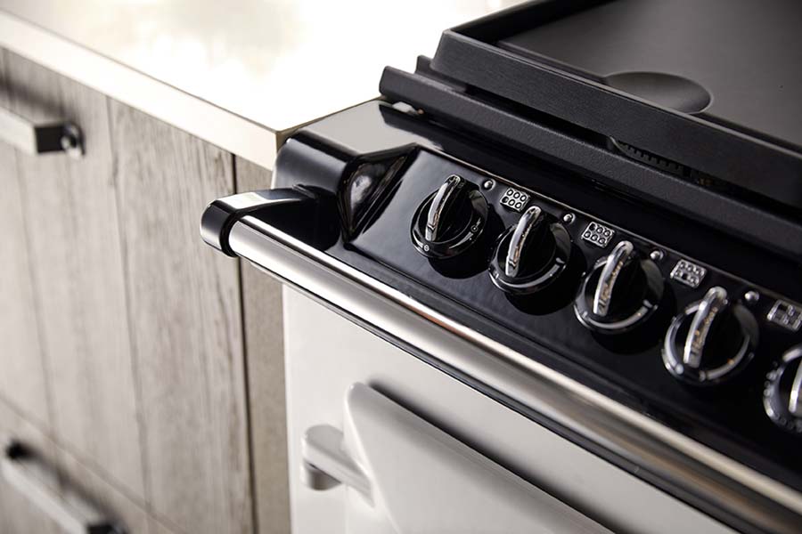 Foto: Landelijke keuken keller keukens Wildenborch beits grijs 4