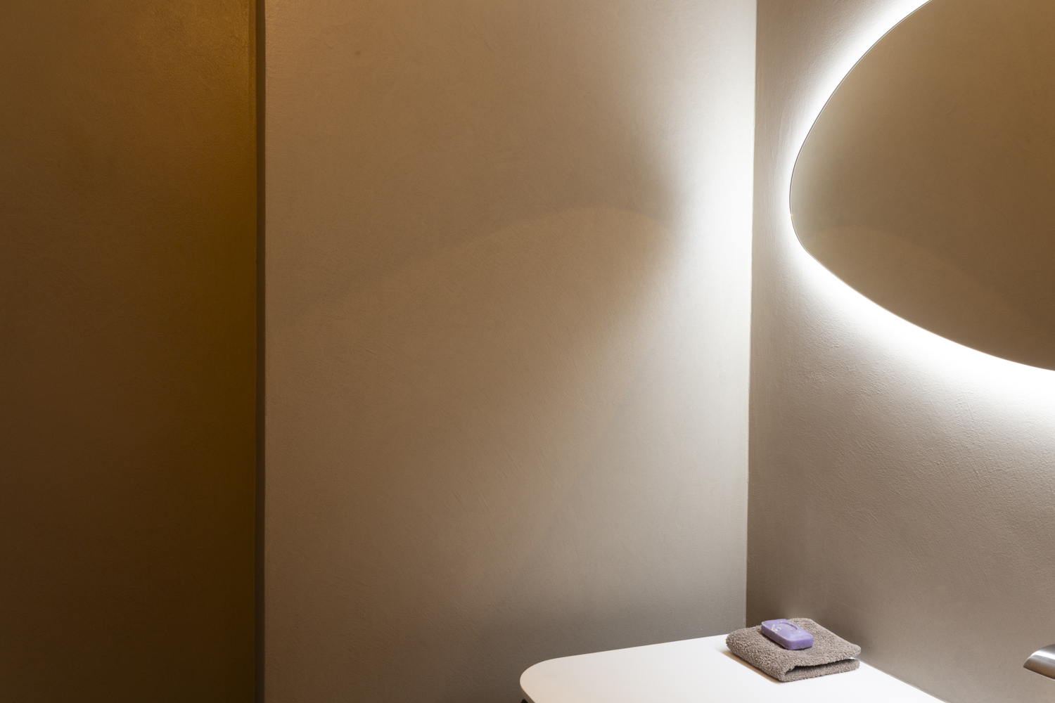 Foto: Microcement Quartz badkamer wand 19